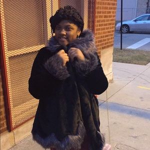 Meet your Posher, Makayla